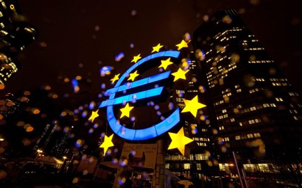 Economia europeia voltou a abrandar no final de 2014