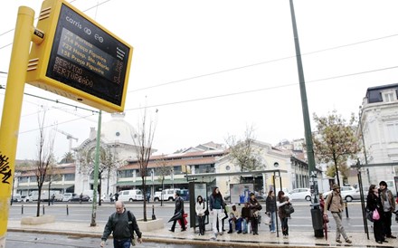 Medina diz que Carris 'não irá acumular dívida' com gestão da Câmara de Lisboa