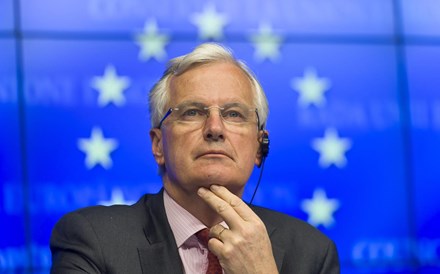 UE pronta a oferecer 'acordo comercial ambicioso' se Londres respeitar divórcio