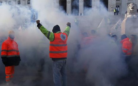 Associação empresarial diz que paralisações dos estivadores em Lisboa forçaram 30 despedimentos