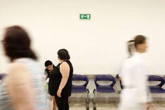 Hospitais discriminam enfermeiros nos salários