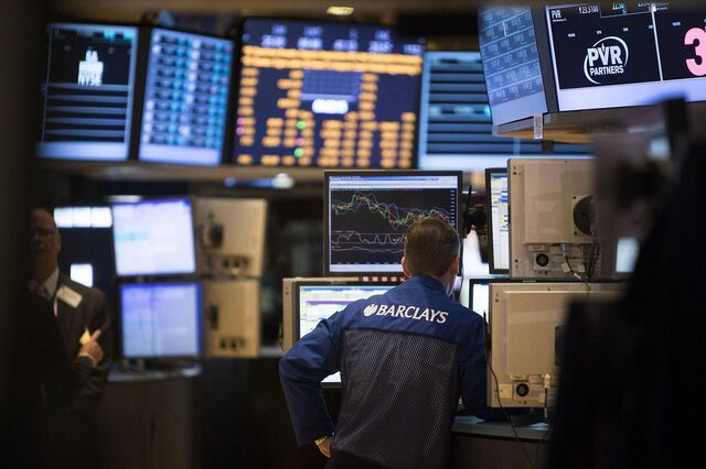 Petróleo avança há quatro sessões. Juros de Itália sobem com orçamento em perigo