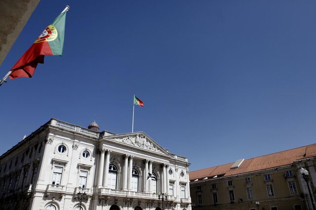 Câmara de Lisboa paga defesa de Carmona Rodrigues contra parecer da PGR