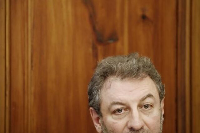 Crato enviou para o Ministério Público licenciatura de Miguel Relvas