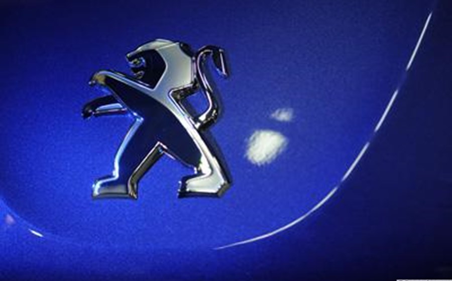 General Motors compra 7% da Peugeout 