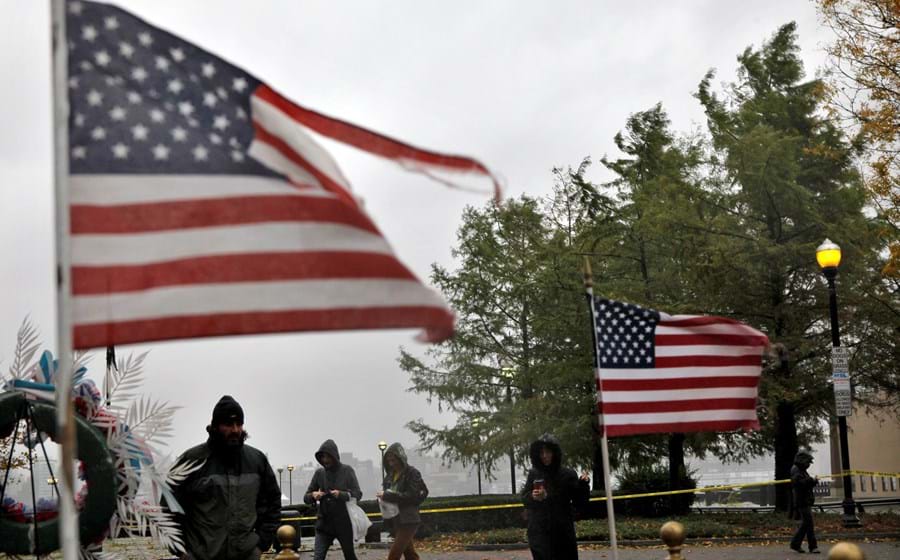 Furacão Sandy atinge costa nordeste dos Estados Unidos