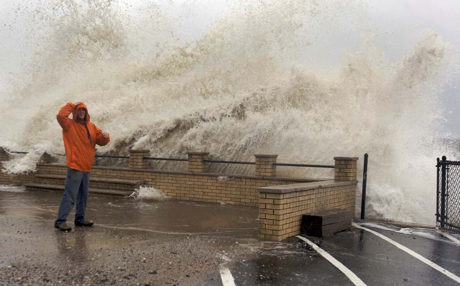 Furacão Sandy atinge costa nordeste dos Estados Unidos