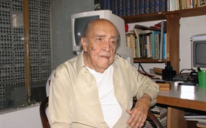Chico Buarque diz que Niemeyer foi um 'homem maior que a sua arte'