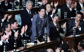 Shinzo Abe eleito primeiro-ministro do Japão pela Câmara Baixa do parlamento