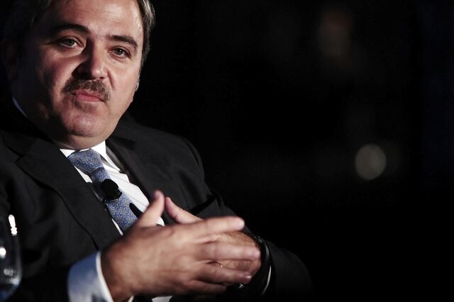 Morais Pires mantém-se no BES após ser constituído arguido
