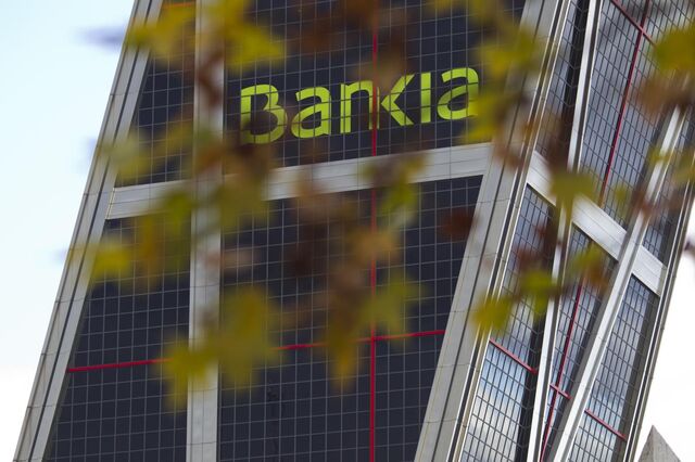 Espanha oficializa pedido de ajuda financeira à banca