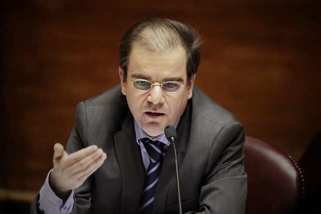 PS defende que os funcionários públicos têm direito a subsídio, Governo nega