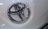 Toyota vai recolher 242.000 veículos híbridos