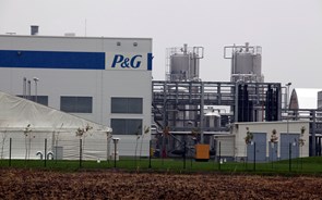 Procter & Gamble sobe 2% com plano de reorganização