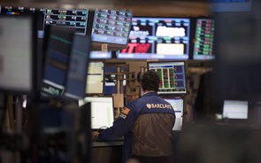 Wall Street recupera para terreno positivo após dados económicos