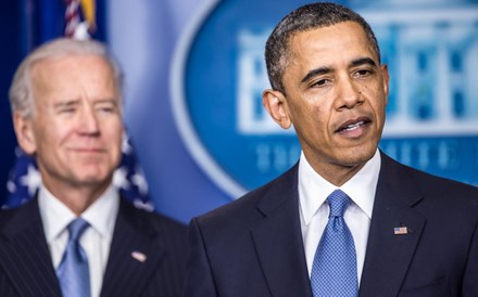 Obama aparece junto a Biden e ajuda-o a angariar 11 milhões