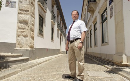 Macário Correia não abandona autarquia de Faro