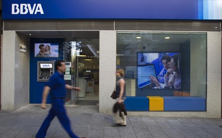 BBVA congela salários de 15.000 funcionários em Espanha