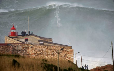 Red Bull disposta a entrar na Onda da Nazaré 