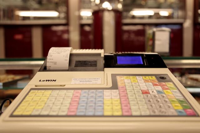 Ruptura de 'stocks' arrasta entrega de registadoras para Janeiro 