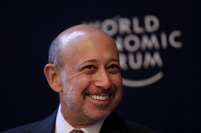 Goldman Sachs apresenta lucros acima do esperado e sobe dividendos