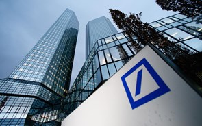 Lucros do Deutsche Bank caem 34% mas superam estimativas dos analistas