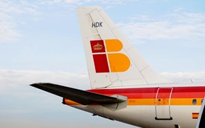 Iberia lança tarifa sem bagagem para competir com “low cost”