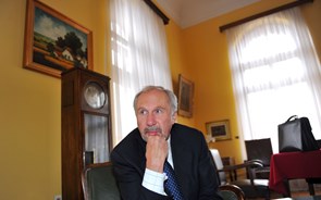 Nowotny está 'cauteloso' sobre a possibilidade de mais estímulos do BCE