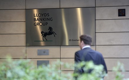 Lloyds fecha mais 49 balcões, 99 empregos em risco