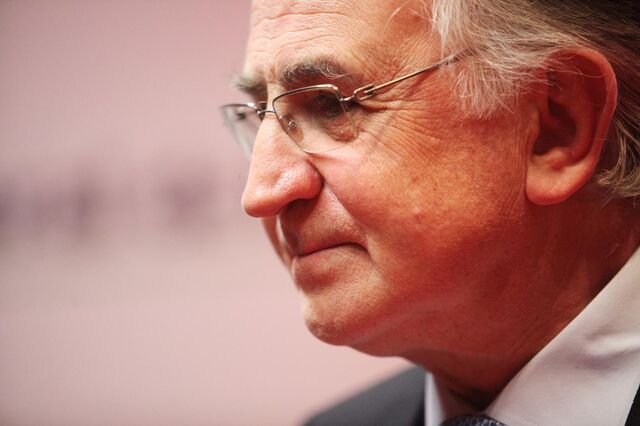 Banca ameaça subir 'spreads' para compensar tecto nas comissões 