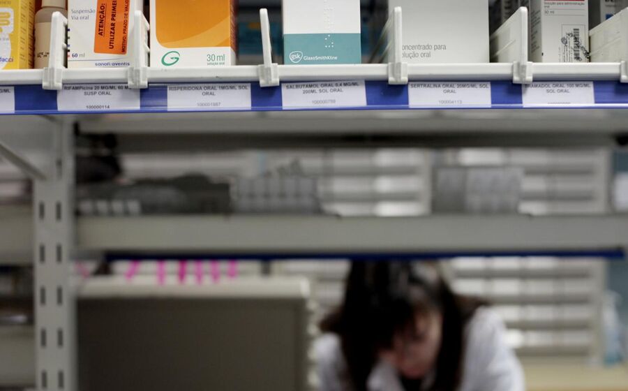 Na primeira metade deste ano, as entidades do SNS seguiam a gastar mais 15,3% que em igual período de 2024.