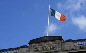 Irlanda prepara regresso aos mercados com almofada financeira de 29 mil milhões