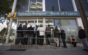 filas bancos chipre