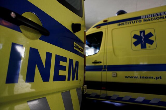 Finanças 'travam' novas ambulâncias do INEM
