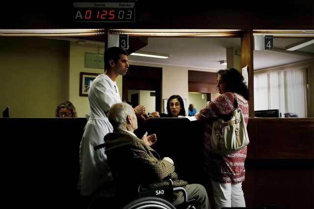 Governo tenta pôr fim às cunhas nas consultas hospitalares 