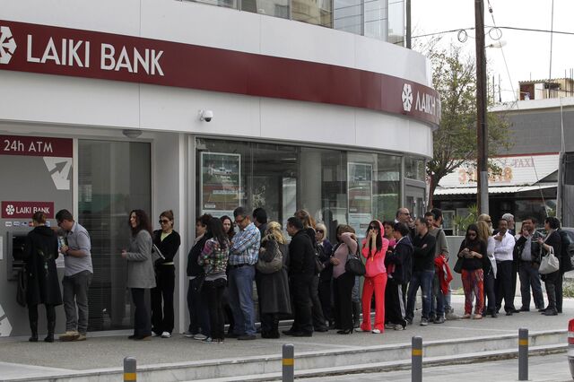 Fecho de bancos não impediu fuga de capitais de Chipre