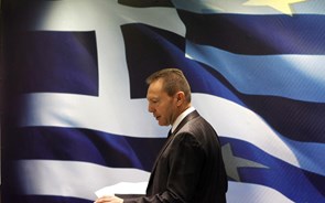Dívida grega sob pressão após banco central grego alertar para perigos de impasse  
