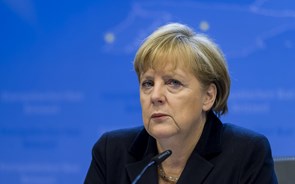 Angela Merkel sugere que fundos europeus paguem reformas antecipadas 