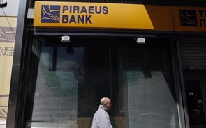 Banca grega dispara mais de 12% após resultados 