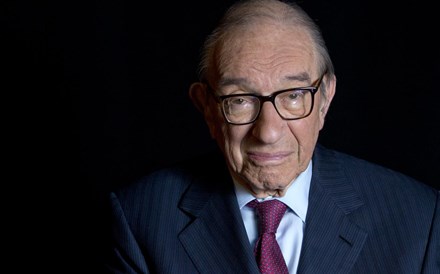 Greenspan reconhece semelhanças entre alertas para bolhas nas 'dotcom' e obrigações