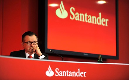 Alfredo Sáenz abandona presidência do banco espanhol Santander