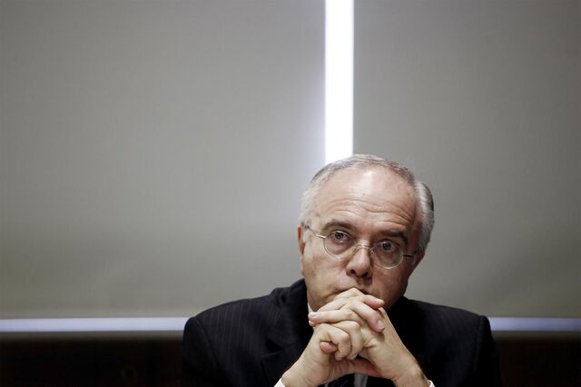 Governo afasta gestores ligados aos swaps
