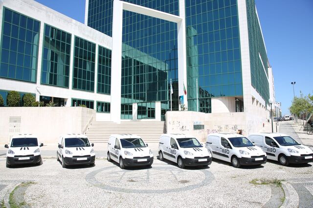 Peugeot Portugal entrega encomenda de 450 Partner Furgão à PT