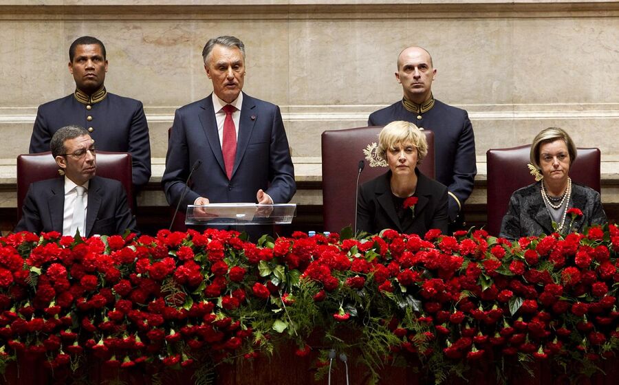 25 Abril parlamento cavaco silva