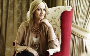 Cadeira onde J. K. Rowling escreveu Harry Potter vendida por mais de 350 mil euros