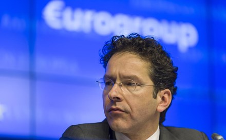 Dijsselbloem: Grécia pode vir a ser alvo de controlo de capitais tal como Chipre em 2013