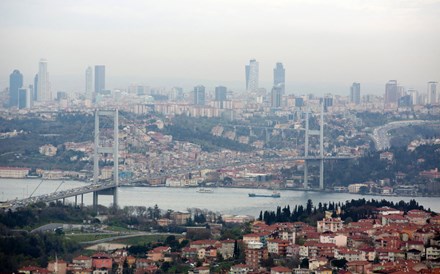 UE pede diálogo e fim dos protestos na Turquia