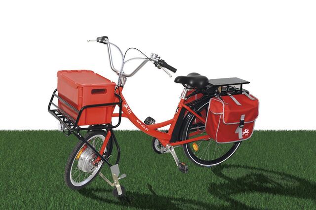 Carteiros dos CTT passam a ter bicicletas para distribuir correio