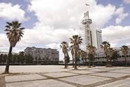 Praça Sony - Espaço vazio, sem vida