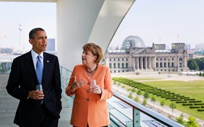 Ucrânia: Merkel e Obama concordam que acção russa 'não pode continuar sem consequências'